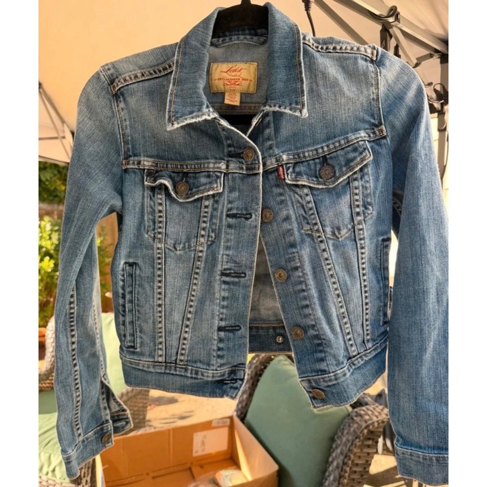 Levis Womens Medium Wash Denim Trucker Jacket Blue XS Cotton Button Front